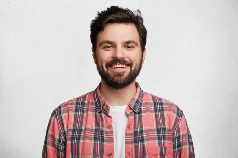 young-bearded-man-with-striped-shirt